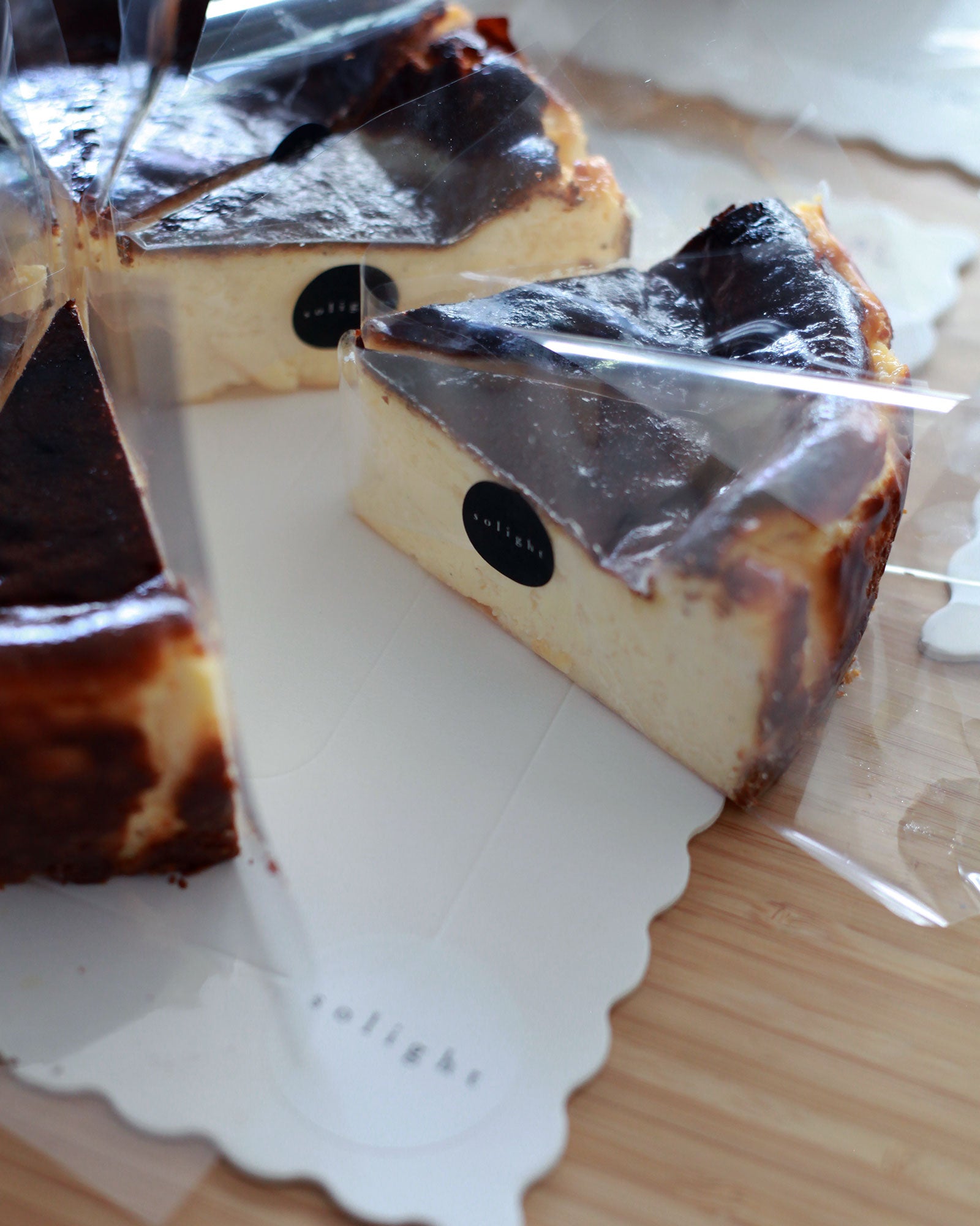 Sliced Basque Burnt Cheese Cake 切件燒焦芝士蛋糕